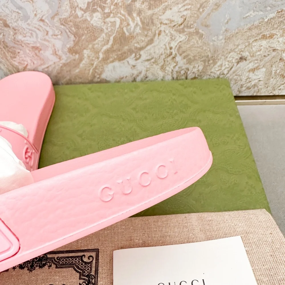 New! Gucci Rubber GG Monogram Perforated Womens Slide Sandals - Picture 4 of 9